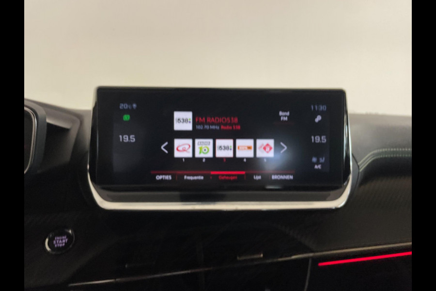 Peugeot 208 1.2 PureTech GT-Line 130PK AUTOMAAT AIRCO CLIMA NAVI CRUISE APPLE CARPLAY LED VELGEN NIEUWSTAAT