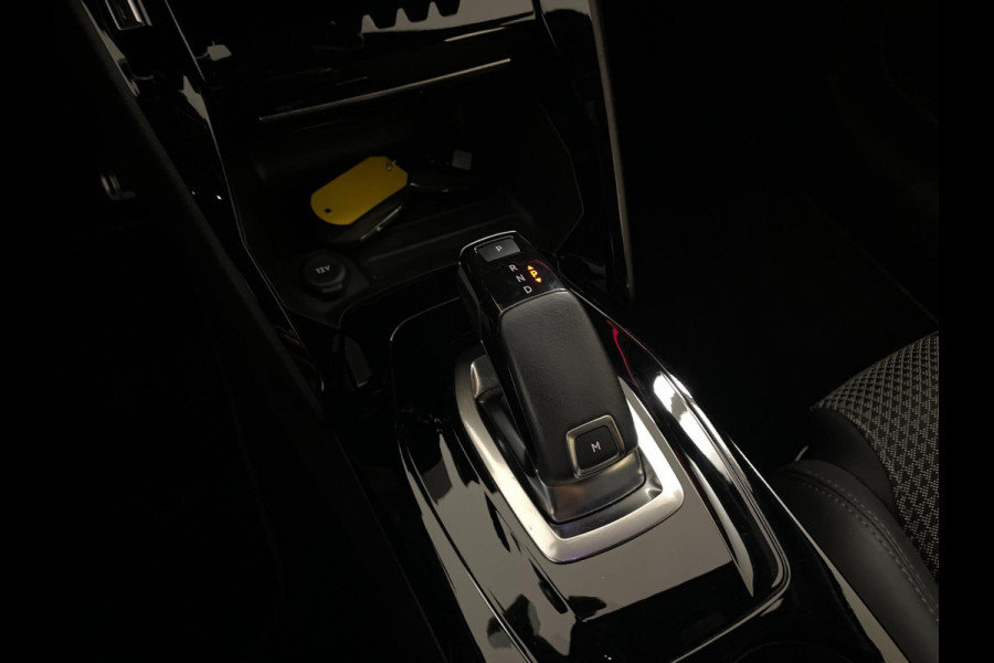 Peugeot 208 1.2 PureTech GT-Line 130PK AUTOMAAT AIRCO CLIMA NAVI CRUISE APPLE CARPLAY LED VELGEN NIEUWSTAAT