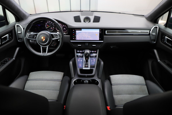 Porsche Cayenne Coupé 3.0 E-Hybrid Aut8 | 463PK | Sport-design | Achterasbesturing | Luchtvering | Matrix-led | Bose | Sport-chrono | Sfeerverlichting