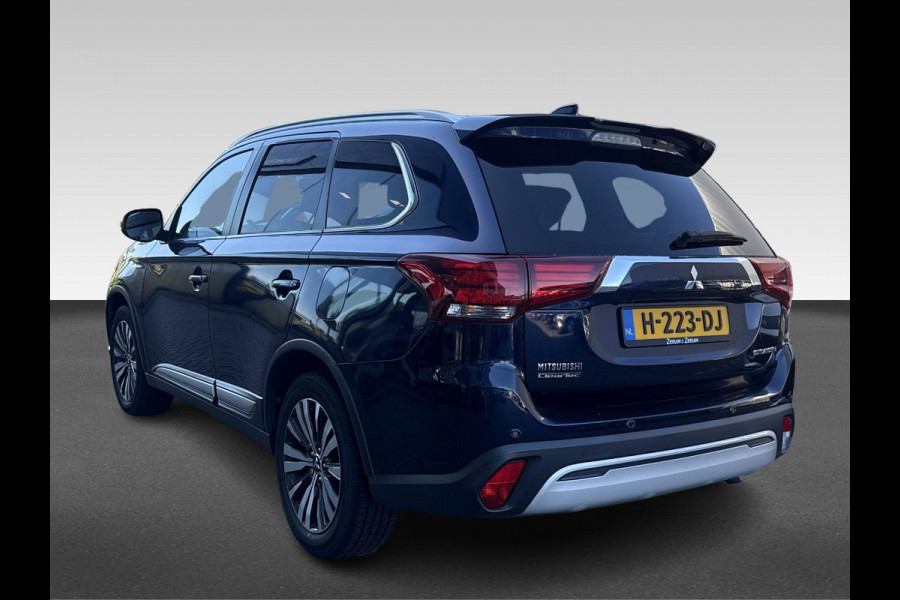 Mitsubishi Outlander 2.0 2WD CVT Limited 7-persoons Automaat | elektrische achterklep | stuurverwarming | Apple-carplay
