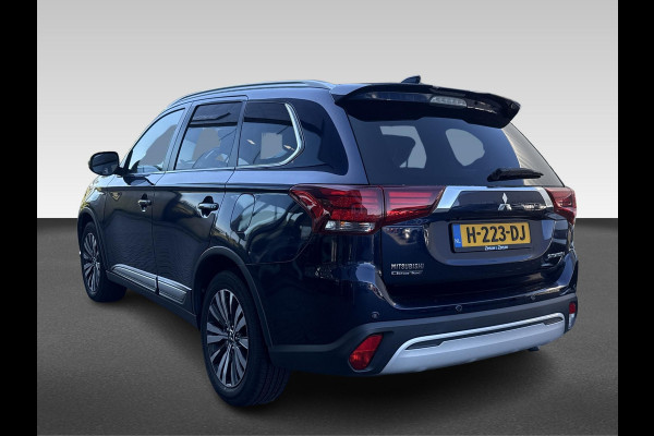 Mitsubishi Outlander 2.0 2WD CVT Limited 7-persoons Automaat | elektrische achterklep | stuurverwarming | Apple-carplay