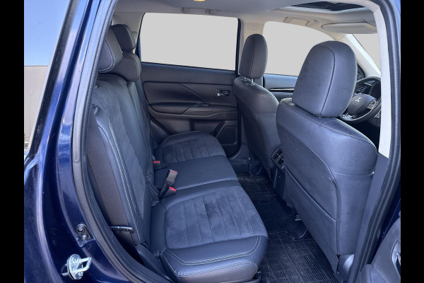 Mitsubishi Outlander 2.0 2WD CVT Limited 7-persoons Automaat | elektrische achterklep | stuurverwarming | Apple-carplay