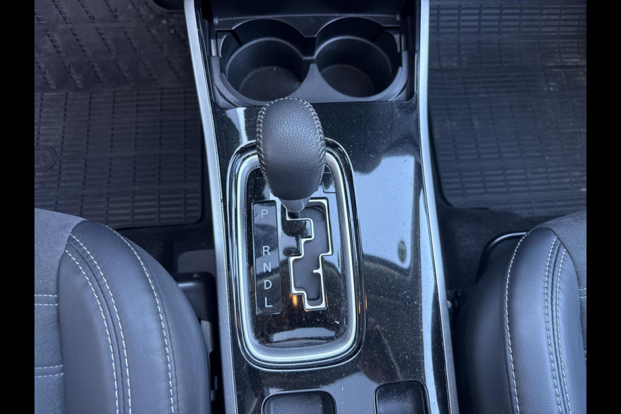 Mitsubishi Outlander 2.0 2WD CVT Limited 7-persoons Automaat | elektrische achterklep | stuurverwarming | Apple-carplay