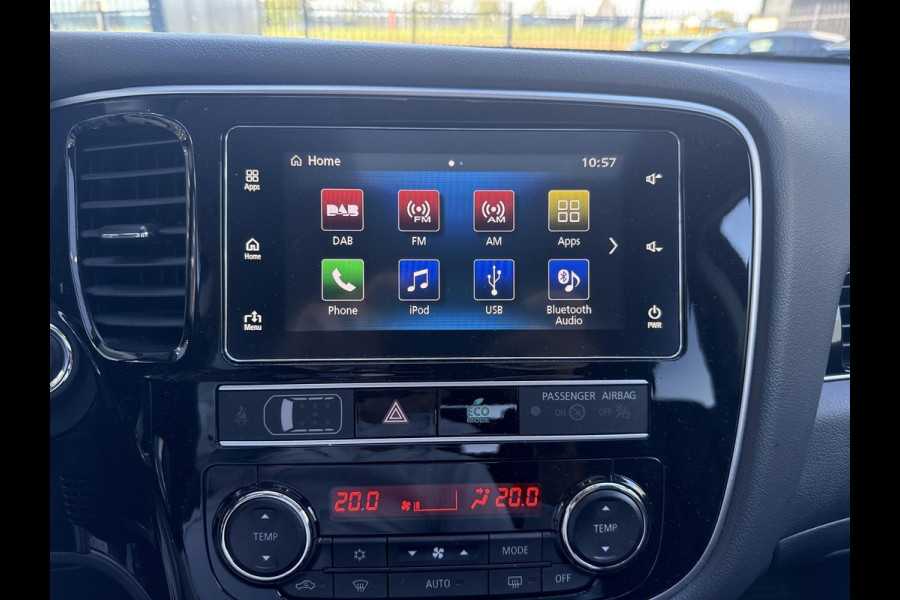 Mitsubishi Outlander 2.0 2WD CVT Limited 7-persoons Automaat | elektrische achterklep | stuurverwarming | Apple-carplay