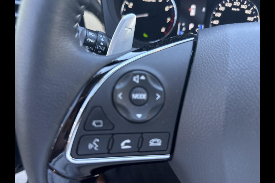 Mitsubishi Outlander 2.0 2WD CVT Limited 7-persoons Automaat | elektrische achterklep | stuurverwarming | Apple-carplay