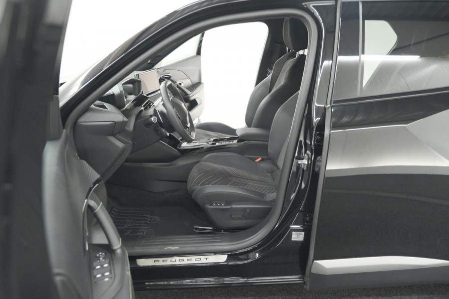 Peugeot 2008 PureTech 130 EAT8 GT | 360 Camera | Stoelmassage | Adaptieve Cruise Control | Dodehoekdetectie