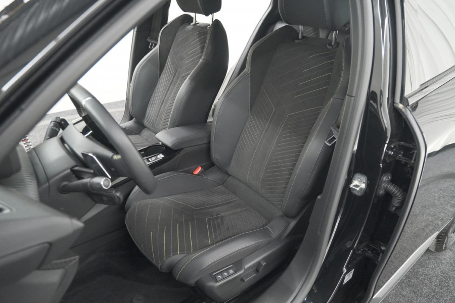 Peugeot 2008 PureTech 130 EAT8 GT | 360 Camera | Stoelmassage | Adaptieve Cruise Control | Dodehoekdetectie