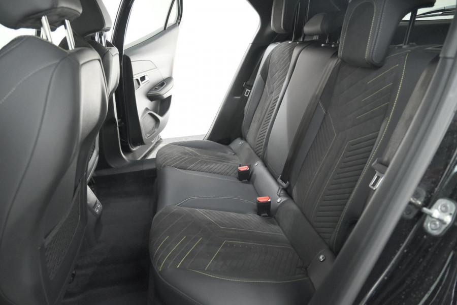 Peugeot 2008 PureTech 130 EAT8 GT | 360 Camera | Stoelmassage | Adaptieve Cruise Control | Dodehoekdetectie