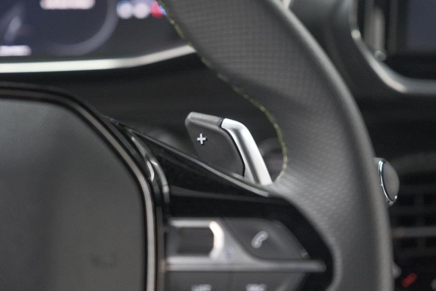 Peugeot 2008 PureTech 130 EAT8 GT | 360 Camera | Stoelmassage | Adaptieve Cruise Control | Dodehoekdetectie