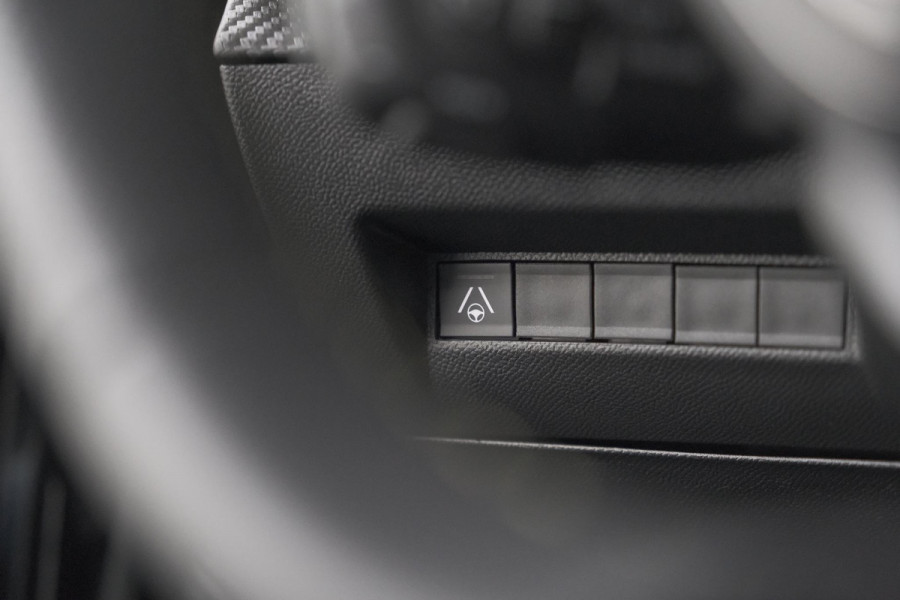 Peugeot 2008 PureTech 130 EAT8 GT | 360 Camera | Stoelmassage | Adaptieve Cruise Control | Dodehoekdetectie