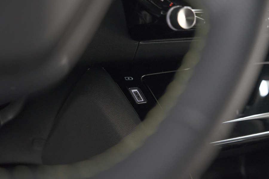 Peugeot 2008 PureTech 130 EAT8 GT | 360 Camera | Stoelmassage | Adaptieve Cruise Control | Dodehoekdetectie