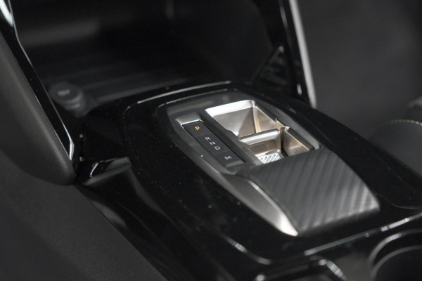 Peugeot 2008 PureTech 130 EAT8 GT | 360 Camera | Stoelmassage | Adaptieve Cruise Control | Dodehoekdetectie