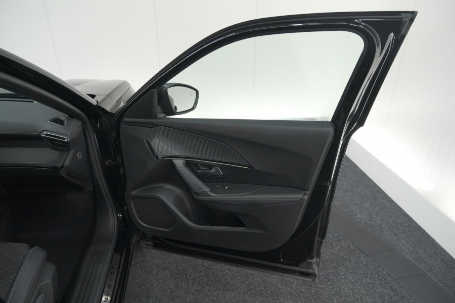 Peugeot 2008 PureTech 130 EAT8 GT | 360 Camera | Stoelmassage | Adaptieve Cruise Control | Dodehoekdetectie