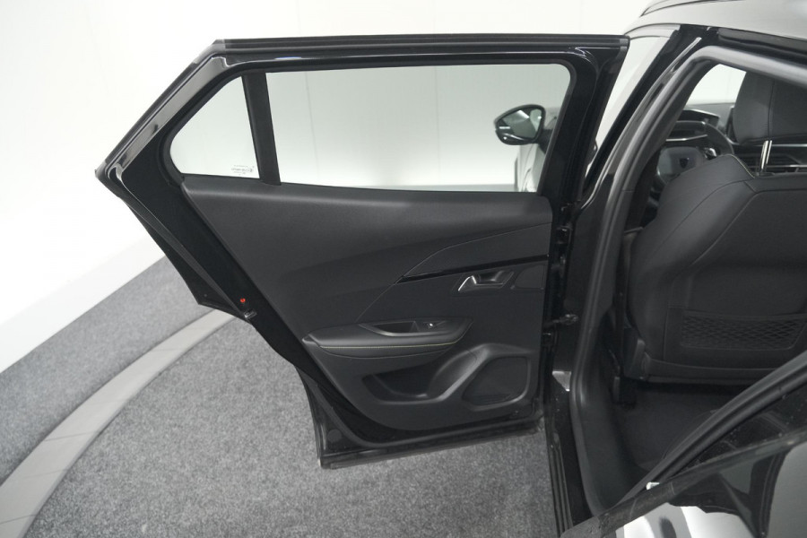 Peugeot 2008 PureTech 130 EAT8 GT | 360 Camera | Stoelmassage | Adaptieve Cruise Control | Dodehoekdetectie