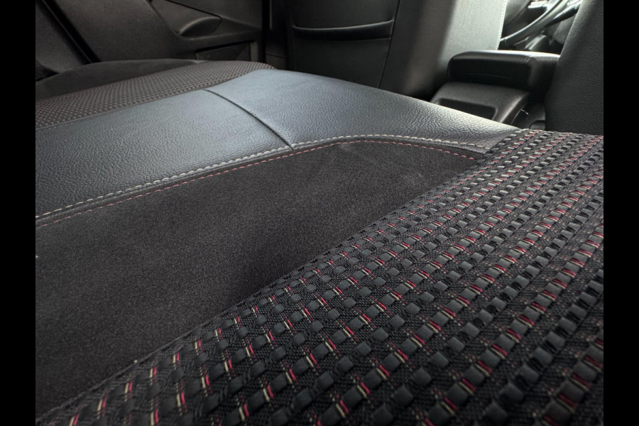 DS DS 3 Crossback 1.2 PureTech Business AUTOMAAT / PDC / CARPLAY / CRUISE CONTROL / ZEER FRAAI DESIGN / ECC / LMV