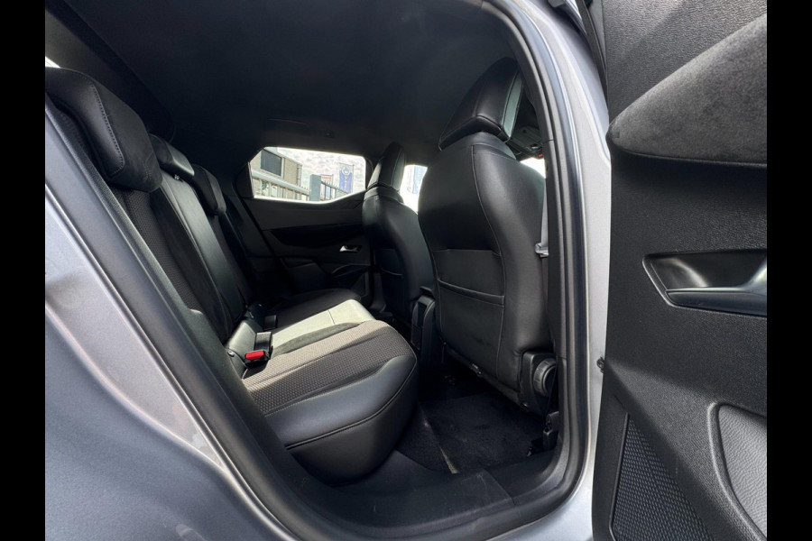 DS DS 3 Crossback 1.2 PureTech Business AUTOMAAT / PDC / CARPLAY / CRUISE CONTROL / ZEER FRAAI DESIGN / ECC / LMV