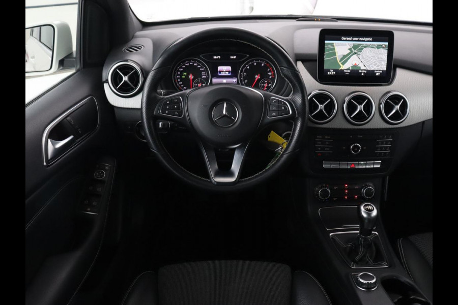 Mercedes-Benz B-Klasse 180 Ambition | Trekhaak | Half leder | Navigatie | Park Assist | Full LED | Bluetooth | Cruise control | Airco | 17'' lichtmetalen velgen