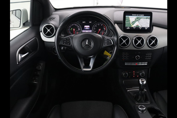 Mercedes-Benz B-Klasse 180 Ambition | Trekhaak | Half leder | Navigatie | Park Assist | Full LED | Bluetooth | Cruise control | Airco | 17'' lichtmetalen velgen
