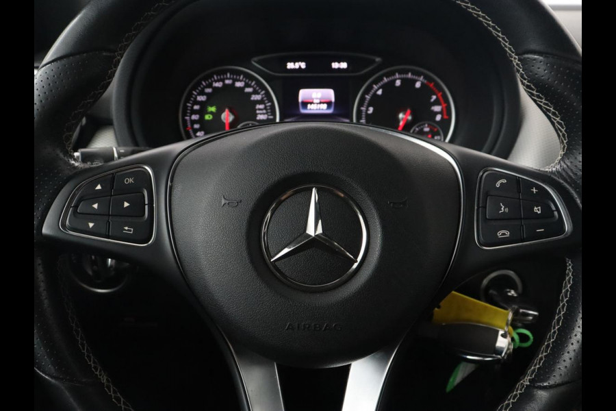 Mercedes-Benz B-Klasse 180 Ambition | Trekhaak | Half leder | Navigatie | Park Assist | Full LED | Bluetooth | Cruise control | Airco | 17'' lichtmetalen velgen