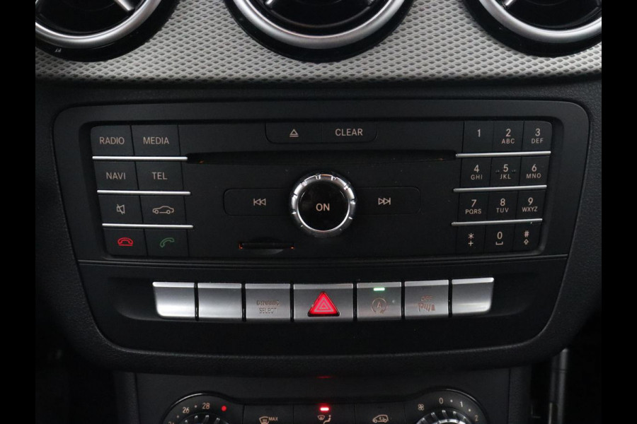 Mercedes-Benz B-Klasse 180 Ambition | Trekhaak | Half leder | Navigatie | Park Assist | Full LED | Bluetooth | Cruise control | Airco | 17'' lichtmetalen velgen