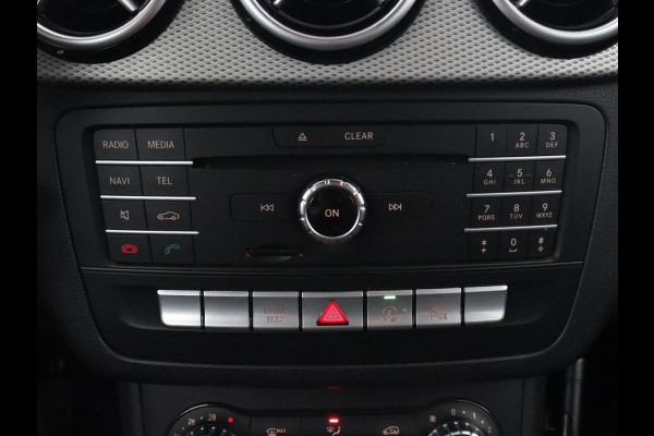 Mercedes-Benz B-Klasse 180 Ambition | Trekhaak | Half leder | Navigatie | Park Assist | Full LED | Bluetooth | Cruise control | Airco | 17'' lichtmetalen velgen
