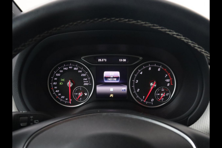 Mercedes-Benz B-Klasse 180 Ambition | Trekhaak | Half leder | Navigatie | Park Assist | Full LED | Bluetooth | Cruise control | Airco | 17'' lichtmetalen velgen