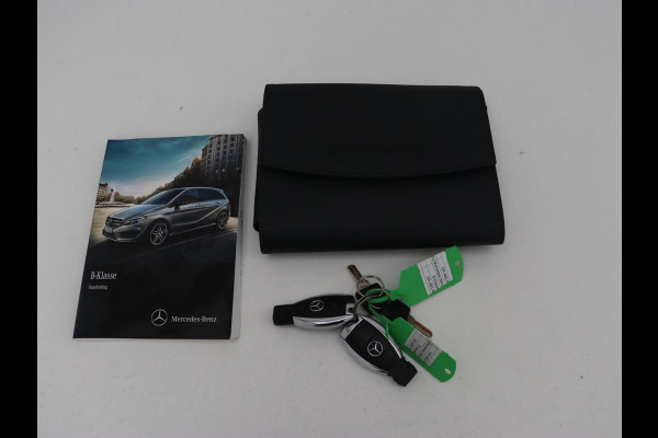 Mercedes-Benz B-Klasse 180 Ambition | Trekhaak | Half leder | Navigatie | Park Assist | Full LED | Bluetooth | Cruise control | Airco | 17'' lichtmetalen velgen