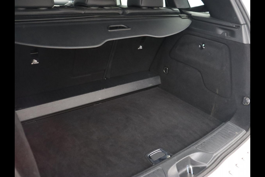 Mercedes-Benz B-Klasse 180 Ambition | Trekhaak | Half leder | Navigatie | Park Assist | Full LED | Bluetooth | Cruise control | Airco | 17'' lichtmetalen velgen