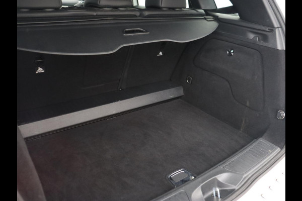 Mercedes-Benz B-Klasse 180 Ambition | Trekhaak | Half leder | Navigatie | Park Assist | Full LED | Bluetooth | Cruise control | Airco | 17'' lichtmetalen velgen