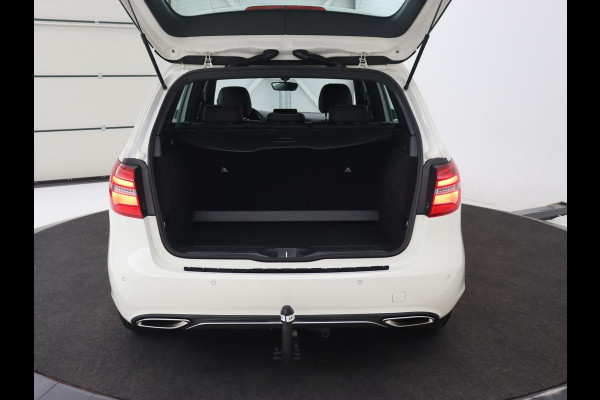 Mercedes-Benz B-Klasse 180 Ambition | Trekhaak | Half leder | Navigatie | Park Assist | Full LED | Bluetooth | Cruise control | Airco | 17'' lichtmetalen velgen