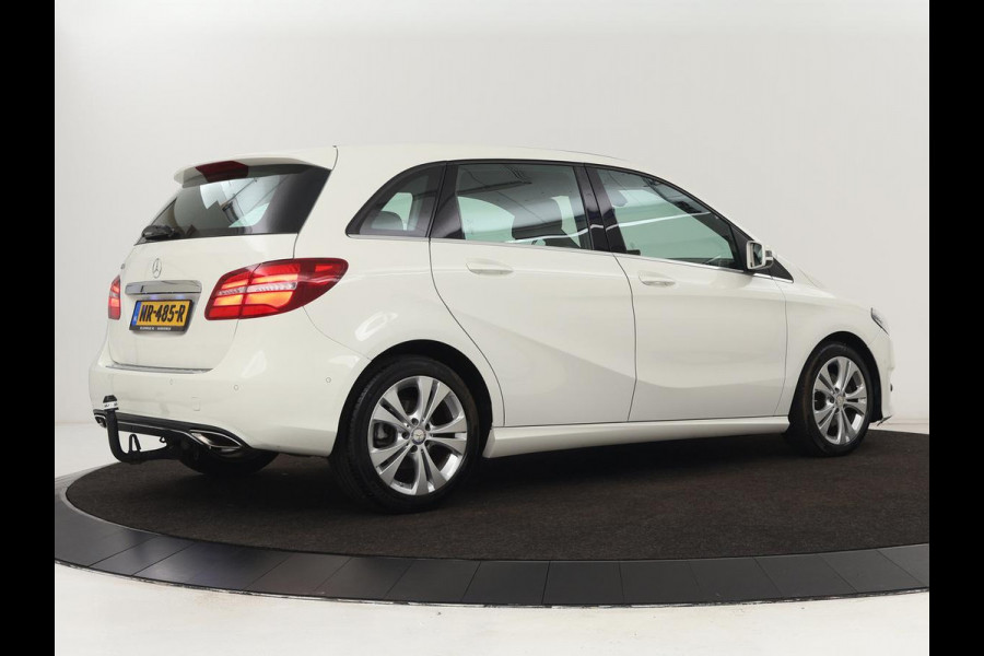Mercedes-Benz B-Klasse 180 Ambition | Trekhaak | Half leder | Navigatie | Park Assist | Full LED | Bluetooth | Cruise control | Airco | 17'' lichtmetalen velgen