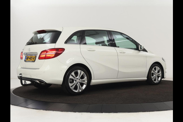 Mercedes-Benz B-Klasse 180 Ambition | Trekhaak | Half leder | Navigatie | Park Assist | Full LED | Bluetooth | Cruise control | Airco | 17'' lichtmetalen velgen