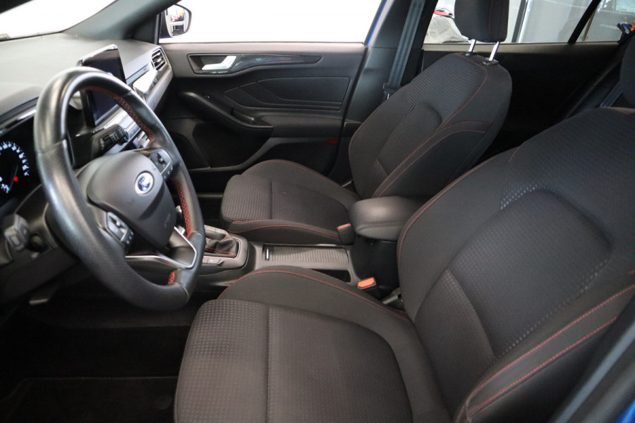 Ford Focus 1.0 EcoBoost ST Line Business CruiseControl Navigatie Laneassist 18''LM PDC