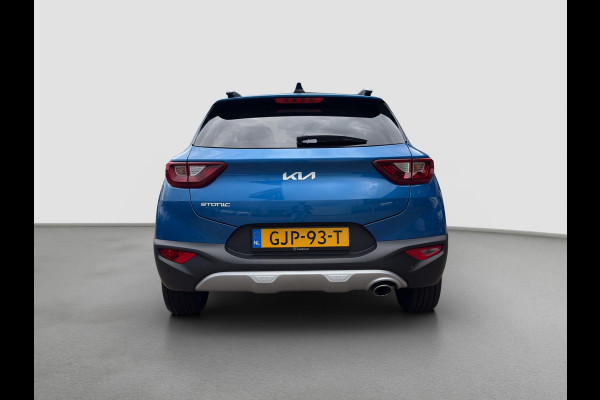 Kia Stonic 1.0 T-GDi MHEV DynamicPlusLine Automaat | Camera | LMV | Cruise | Navi | LED | Stoel- en Stuurverwarming | Privacy Glass | Apple Carplay & Android Auto |