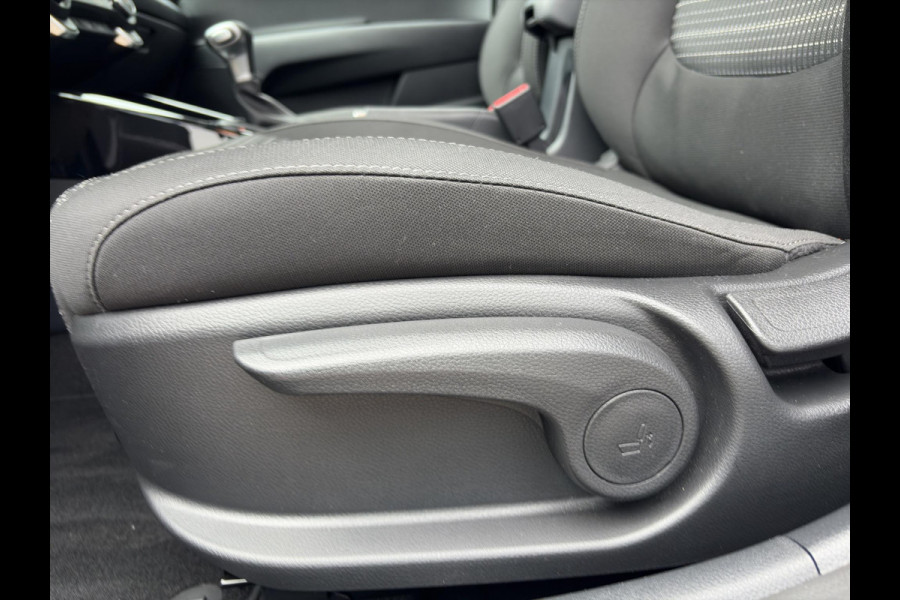 Kia Stonic 1.0 T-GDi MHEV DynamicPlusLine Automaat | Camera | LMV | Cruise | Navi | LED | Stoel- en Stuurverwarming | Privacy Glass | Apple Carplay & Android Auto |