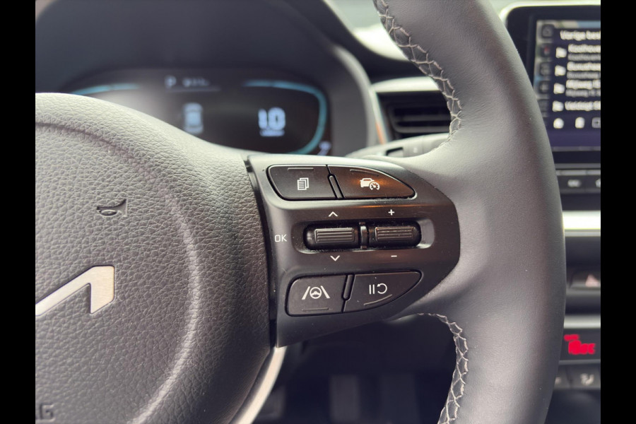 Kia Stonic 1.0 T-GDi MHEV DynamicPlusLine Automaat | Camera | LMV | Cruise | Navi | LED | Stoel- en Stuurverwarming | Privacy Glass | Apple Carplay & Android Auto |