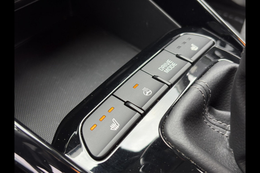 Kia Stonic 1.0 T-GDi MHEV DynamicPlusLine Automaat | Camera | LMV | Cruise | Navi | LED | Stoel- en Stuurverwarming | Privacy Glass | Apple Carplay & Android Auto |
