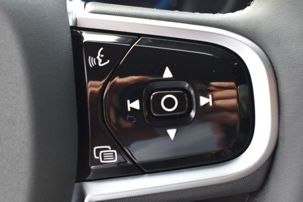 Volvo V60 2.0 T6 350 PK Plug-in hybrid AWD Plus Dark ACC | Pilot Assist | Stoel stuurverwarming | Camera | Harman Kardon