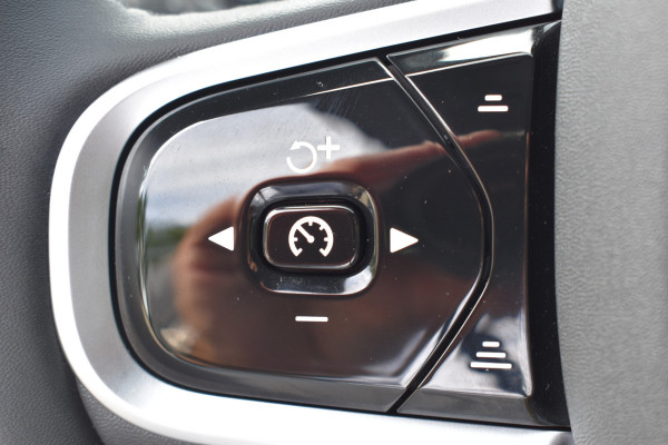Volvo V60 2.0 T6 350 PK Plug-in hybrid AWD Plus Dark ACC | Pilot Assist | Stoel stuurverwarming | Camera | Harman Kardon