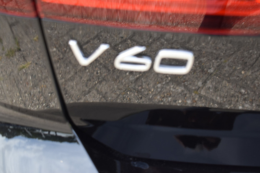 Volvo V60 2.0 T6 350 PK Plug-in hybrid AWD Plus Dark ACC | Pilot Assist | Stoel stuurverwarming | Camera | Harman Kardon