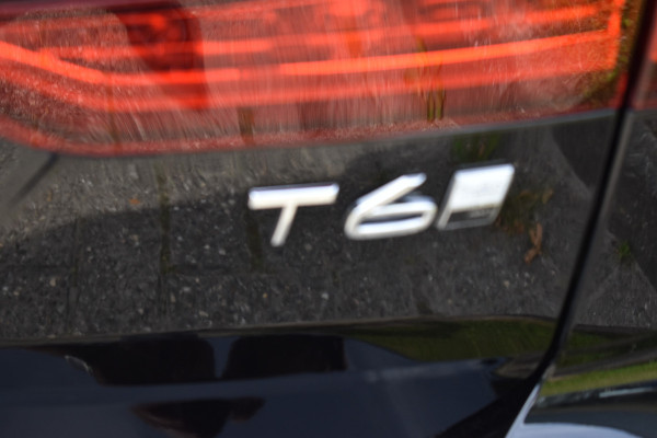 Volvo V60 2.0 T6 350 PK Plug-in hybrid AWD Plus Dark ACC | Pilot Assist | Stoel stuurverwarming | Camera | Harman Kardon