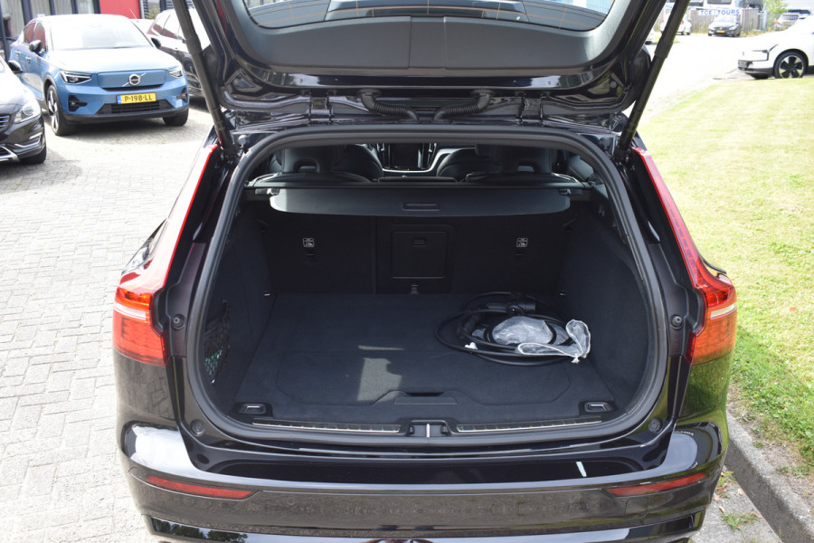 Volvo V60 2.0 T6 350 PK Plug-in hybrid AWD Plus Dark ACC | Pilot Assist | Stoel stuurverwarming | Camera | Harman Kardon