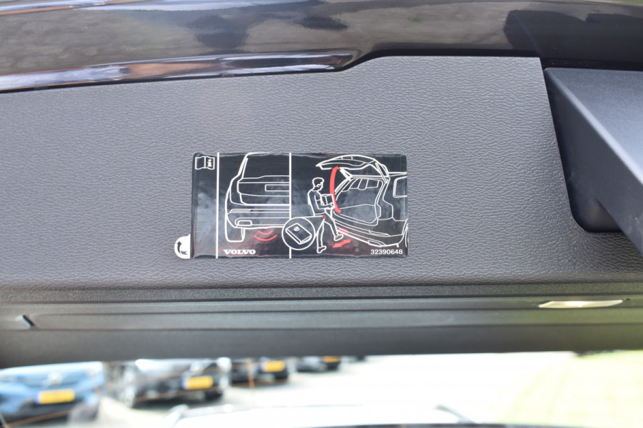 Volvo V60 2.0 T6 350 PK Plug-in hybrid AWD Plus Dark ACC | Pilot Assist | Stoel stuurverwarming | Camera | Harman Kardon