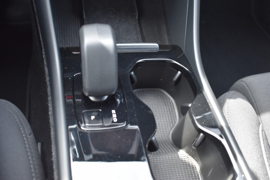 Volvo XC40 Single Motor Extended Range Plus 82 kWh ACC | Pilot Assist | Stoel Stuur verwarming | Trekhaak | Key Less | 19 inch