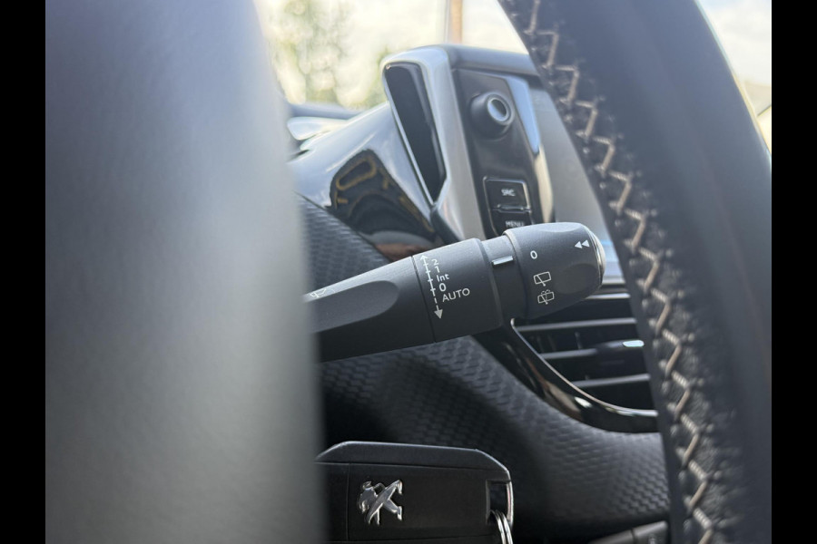 Peugeot 208 1.2 PureTech Allure Dealer Onderhouden,Pano,Navi,Clima,Cruise,Lm velgen,5 Deurs,Apk tot 03-2026