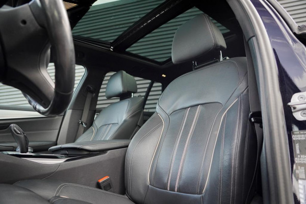 BMW 5 Serie Touring 520i High Executive Edition / M-Sport / Pano / Trekhaak