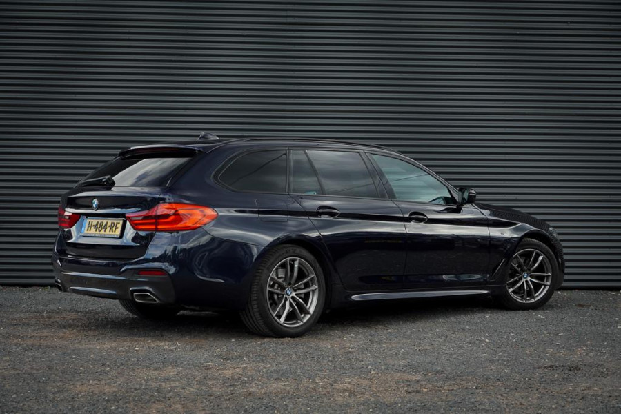 BMW 5 Serie Touring 520i High Executive Edition / M-Sport / Pano / Trekhaak