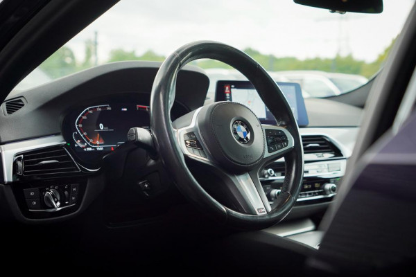 BMW 5 Serie Touring 520i High Executive Edition / M-Sport / Pano / Trekhaak