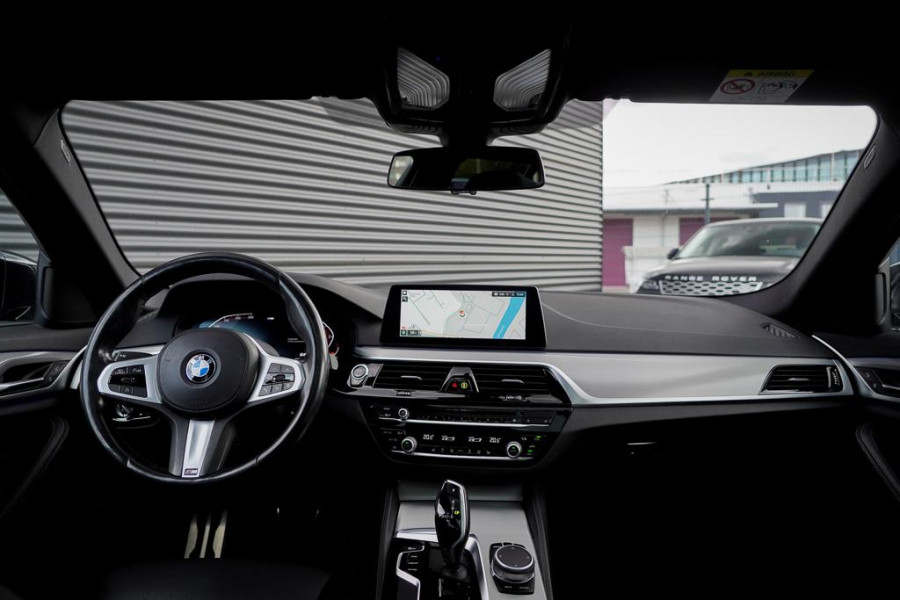 BMW 5 Serie Touring 520i High Executive Edition / M-Sport / Pano / Trekhaak