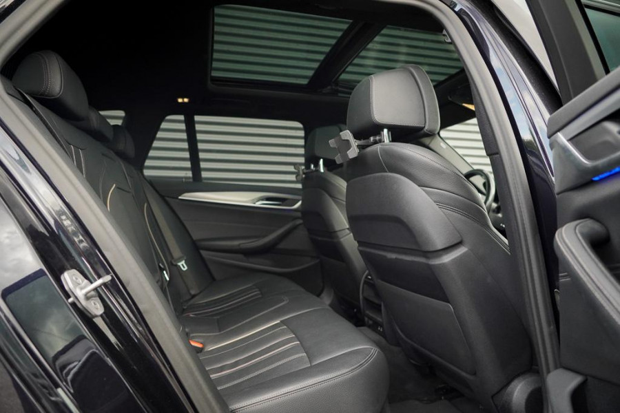 BMW 5 Serie Touring 520i High Executive Edition / M-Sport / Pano / Trekhaak